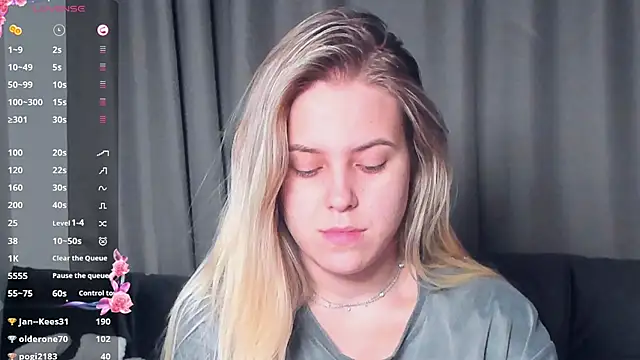 Snapshot of AngelAnty chatting on 11/08/25, 03:12 AngelAnty online show from 11/08/25, 03:12