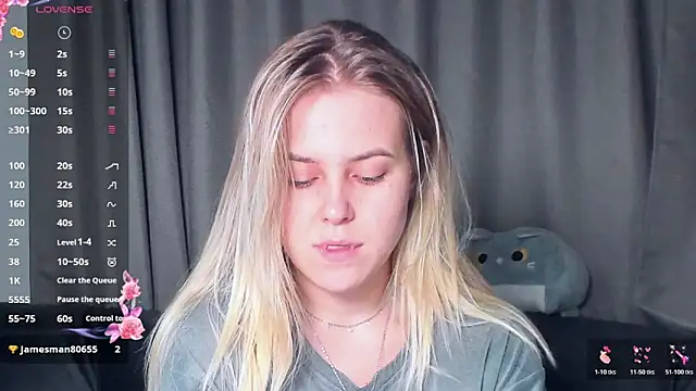 Snapshot of AngelAnty chatting on 11/09/25, 03:10 AngelAnty online show from 11/09/25, 03:10