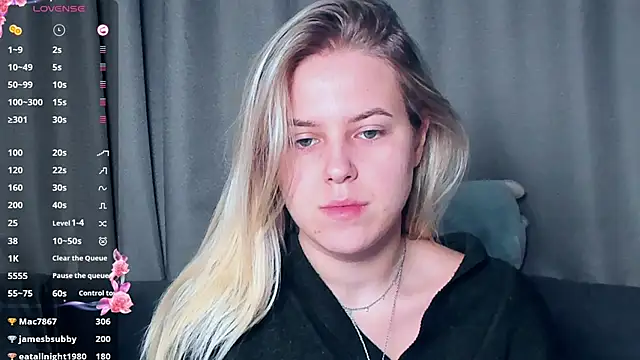 Snapshot of AngelAnty chatting on 11/17/25, 01:06 AngelAnty online show from 11/17/25, 01:06