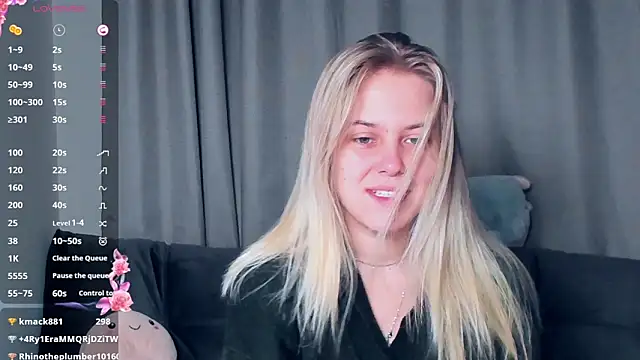 Snapshot of AngelAnty chatting on 11/23/25, 01:22 AngelAnty online show from 11/23/25, 01:22