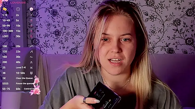 Snapshot of AngelAnty chatting on 11/30/25, 01:15 AngelAnty online show from 11/30/25, 01:15