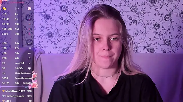 Snapshot of AngelAnty chatting on 12/13/25, 07:53 AngelAnty online show from 12/13/25, 07:53