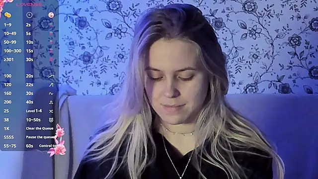 Snapshot of AngelAnty chatting on 12/14/25, 01:16 AngelAnty online show from 12/14/25, 01:16