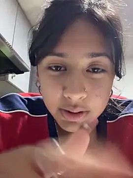 lynn9000 online show from 10/27/25, 03:32