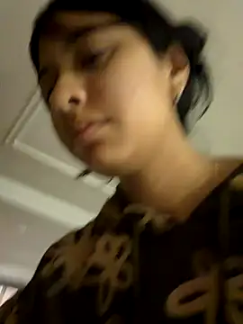 lynn9000 online show from 12/17/25, 10:05