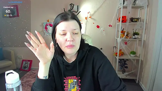 Michele Greenn online show from 11/01/25, 01:07