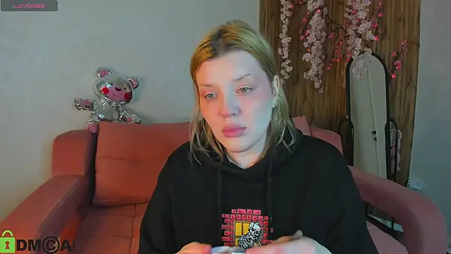 Michele Greenn online show from 04/06/26, 01:03