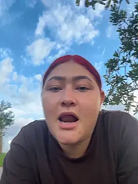 Snapshot of Rouse-Antonella chatting on 11/02/25, 10:01 Rouse-Antonella online show from 11/02/25, 10:01