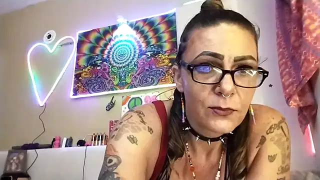 SparklesB1tch online show from 05/05/26, 12:02