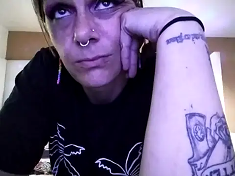 SparklesB1tch online show from 05/18/26, 08:25