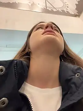 Snapshot of KittyQueeny chatting on 11/23/25, 01:11 KittyQueeny online show from 11/23/25, 01:11