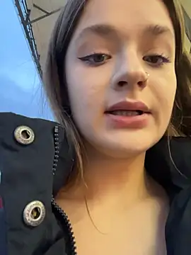 Snapshot of KittyQueeny chatting on 11/26/25, 01:12 KittyQueeny online show from 11/26/25, 01:12