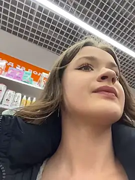 KittyQueeny online show from 12/17/25, 11:16