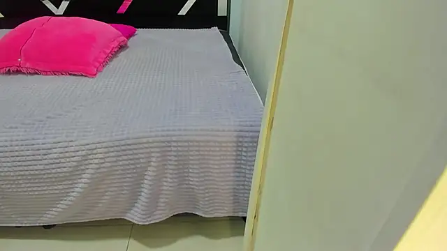 iisabella noa online show from 09/30/25, 02:44