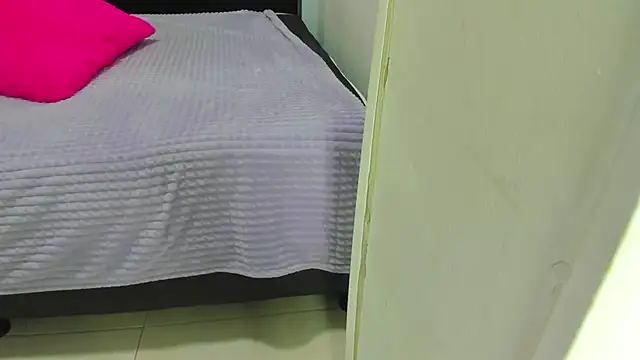 iisabella noa online show from 10/02/25, 12:56