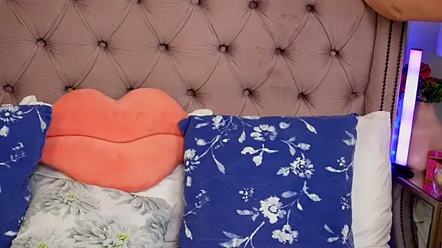 JenniferLovve online show from 03/30/26, 04:13