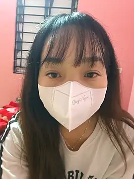 NguyenMyy online show from 12/21/25, 06:04