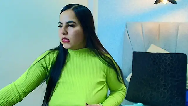 Snapshot of Aly_Smith_ chatting on 09/29/25, 11:48 Aly Smith online show from 09/29/25, 11:48