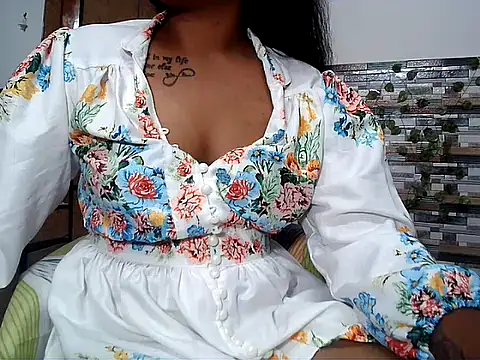 Snapshot of HOT_AARVI11 chatting on 10/08/25, 04:48 HOT AARVI11 online show from 10/08/25, 04:48