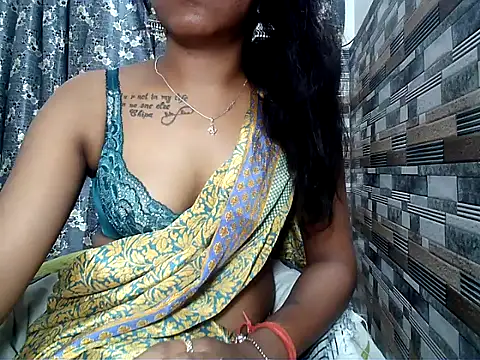 Snapshot of HOT_AARVI11 chatting on 10/21/25, 03:24 HOT AARVI11 online show from 10/21/25, 03:24