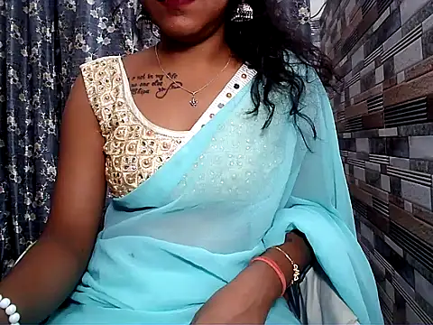 Snapshot of HOT_AARVI11 chatting on 11/07/25, 05:13 HOT AARVI11 online show from 11/07/25, 05:13