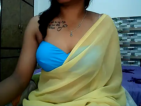 Snapshot of HOT_AARVI11 chatting on 11/24/25, 04:18 HOT AARVI11 online show from 11/24/25, 04:18