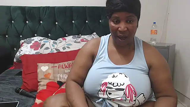 Snapshot of chockclitx5 chatting on 10/18/25, 03:13 chockclitx5 online show from 10/18/25, 03:13