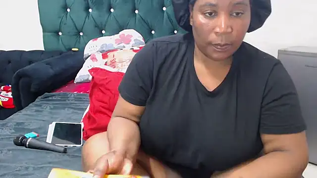 Snapshot of chockclitx5 chatting on 10/21/25, 01:45 chockclitx5 online show from 10/21/25, 01:45