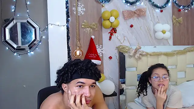 Snapshot of fire_and_moon chatting on 12/17/25, 06:08 fire and moon online show from 12/17/25, 06:08