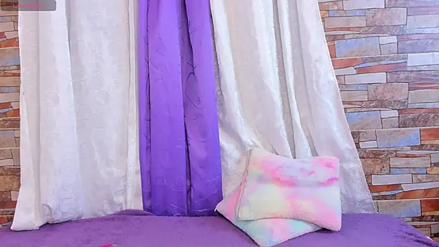 Brandy brown  online show from 04/15/26, 11:27