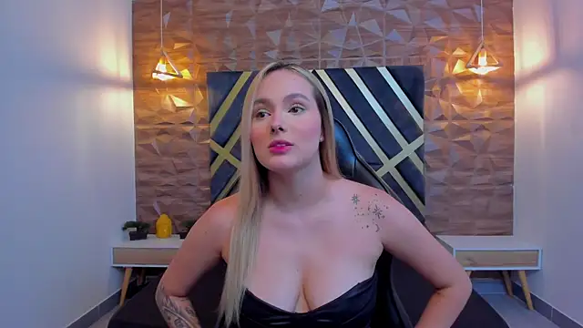 Emmaa white  online show from 01/10/26, 05:26
