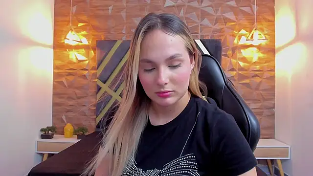 Emmaa white  online show from 03/16/26, 05:17