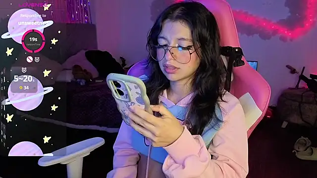 larah uwu online show from 02/14/26, 07:54