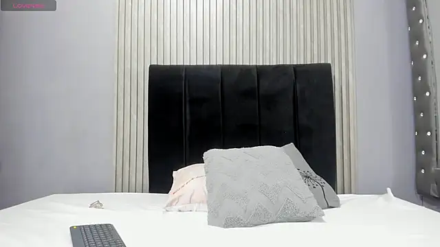 Sex samantha online show from 04/14/26, 03:34