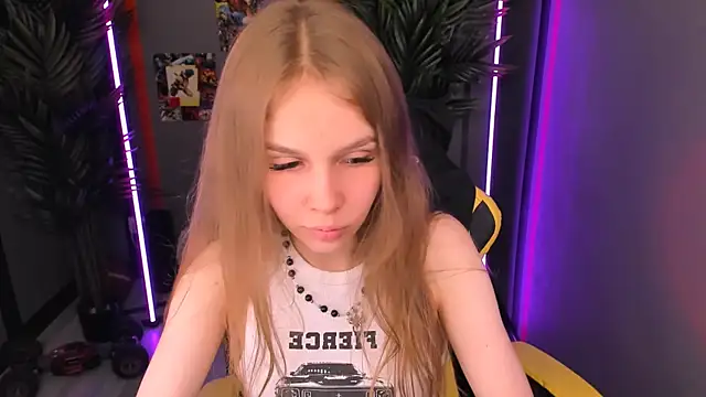 Snapshot of Selen_hells_weet chatting on 10/03/25, 05:10 Selen hells weet online show from 10/03/25, 05:10