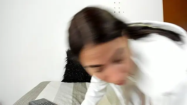 Snapshot of Camila_Martiinez chatting on 10/16/25, 07:48 Camila Martiinez online show from 10/16/25, 07:48