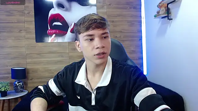 Snapshot of nathanclay chatting on 05/05/26, 03:14 nathanclay online show from 05/05/26, 03:14