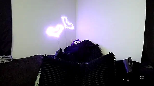 HarleyDemon666 online show from 04/17/26, 07:39