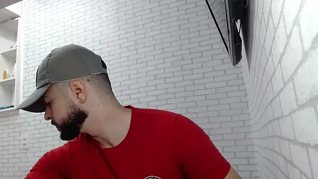 Snapshot of BombeiroHotx chatting on 12/03/25, 08:29 BombeiroHotx online show from 12/03/25, 08:29