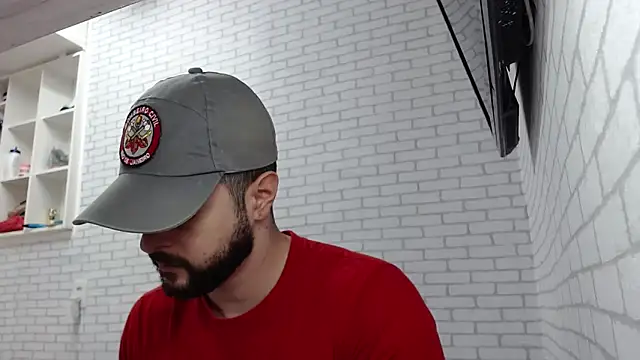 Snapshot of BombeiroHotx chatting on 12/15/25, 07:40 BombeiroHotx online show from 12/15/25, 07:40