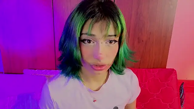 zoelight18 online show from 06/25/26, 12:21
