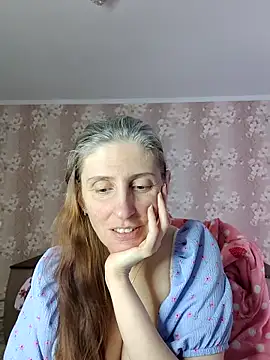Snapshot of CandiCole chatting on 06/05/26, 03:13 CandiCole online show from 06/05/26, 03:13