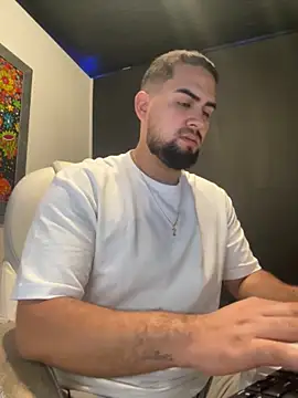 Yuber3 online show from 10/25/25, 02:56