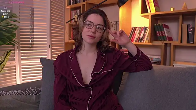 Sunny Teaze online show from 02/07/26, 07:34