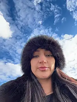 Ninabigtitied online show from 11/18/25, 12:53