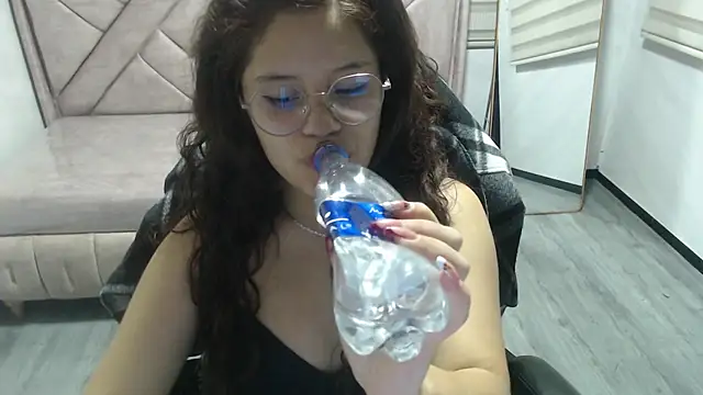 Velvet Moon V online show from 03/26/26, 07:52