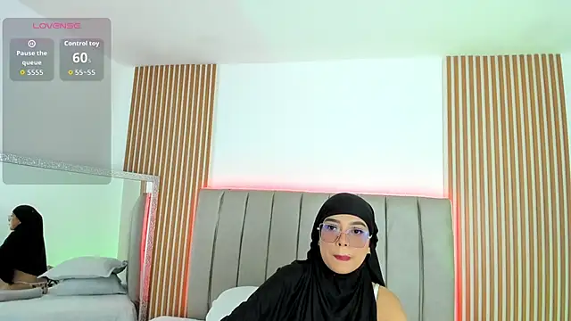 naishaa  online show from 10/06/25, 06:49