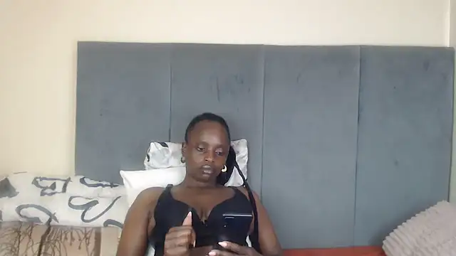 Snapshot of Jah-Queen chatting on 09/11/25, 07:52 Jah-Queen online show from 09/11/25, 07:52