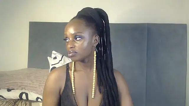 Snapshot of Jah-Queen chatting on 09/22/25, 12:45 Jah-Queen online show from 09/22/25, 12:45