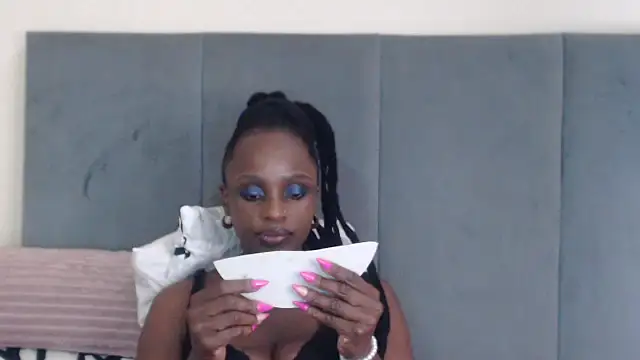 Snapshot of Jah-Queen chatting on 09/26/25, 07:45 Jah-Queen online show from 09/26/25, 07:45